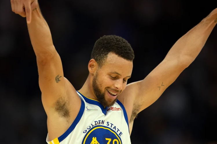 Stephen Curry Golden State Warriors ที่โยกเยกเป็นผู้ชนะ